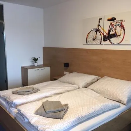 Alojamento de Acomodação e Pequeno-almoço Motel - Neumarkt Teil Der Pg - Glasbau Gmbh